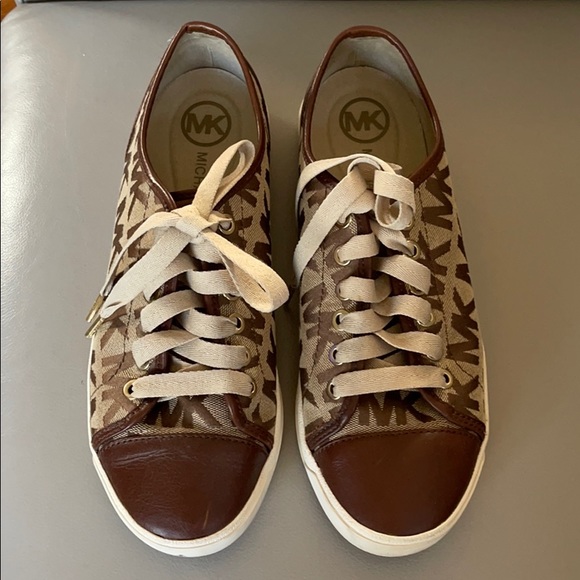 Michael Kors Sneakers - Picture 1 of 3